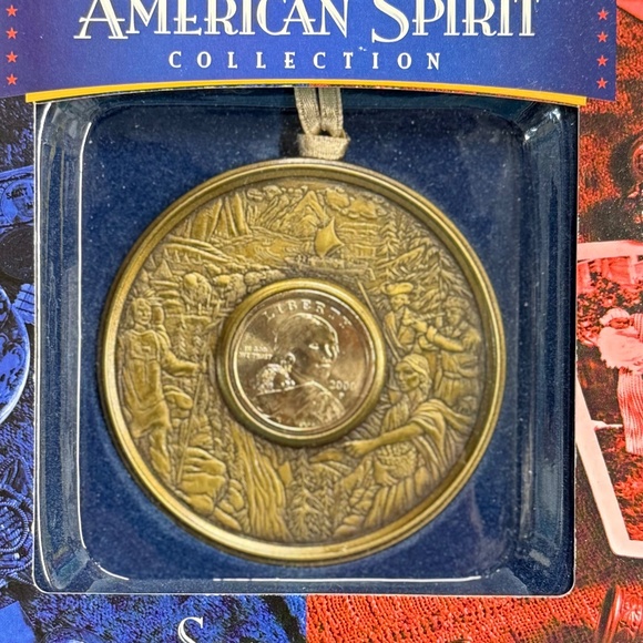 2000 American Spirit Collection Sacagawea Golden Dollar Ornament by US Mint - Picture 4 of 4